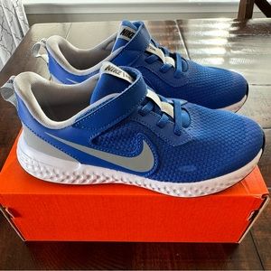 Nike Revolution Boys sneakers
